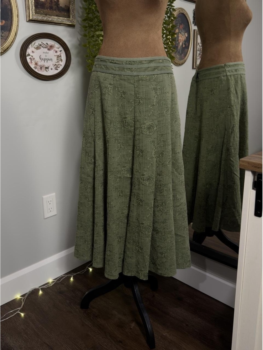 Olive Floral Jacquard Maxi Skirt 🌿